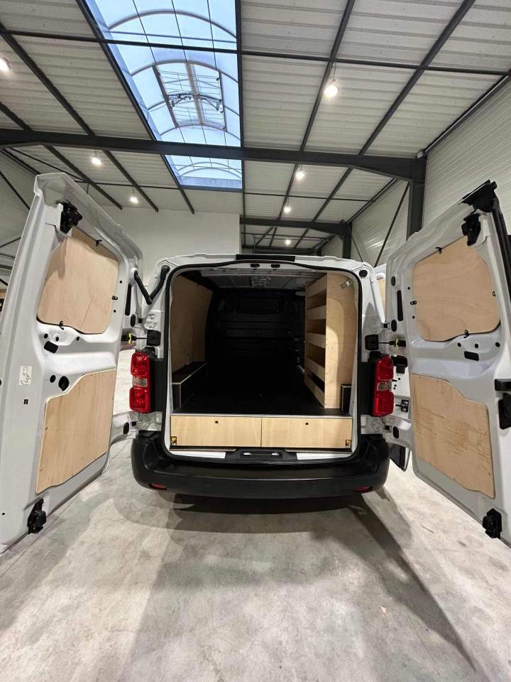 Aménagement de fourgon complet Île-de-France